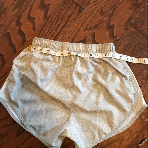 Nike dri fit shorts - Picture 3 of 4